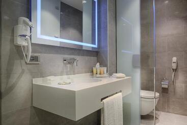 Tav Airport Hotel Izmir