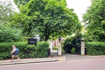 Luxury Baker Street Apartment