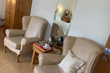 پانسیون Brooke Lodge Guesthouse