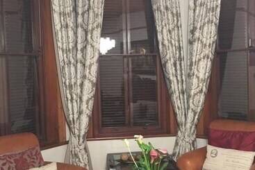 پانسیون Roosenwijn Guest House