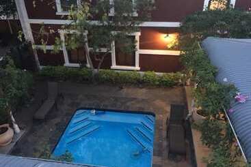 پانسیون Roosenwijn Guest House