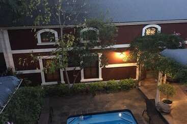 پانسیون Roosenwijn Guest House
