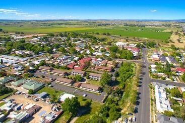 Bathurst Studio Apartments