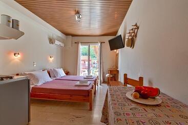 Anemos Studios & Apartments