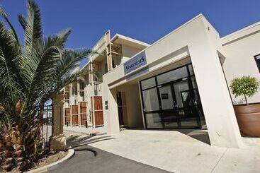 Aquarius Apartments And Cabins