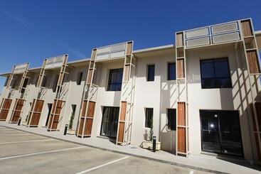 Aquarius Apartments And Cabins