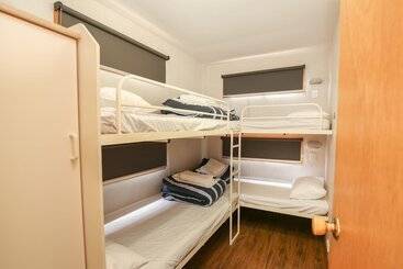 Aquarius Apartments And Cabins