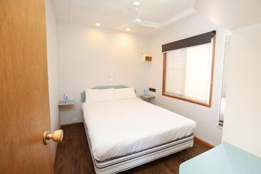 Aquarius Apartments And Cabins