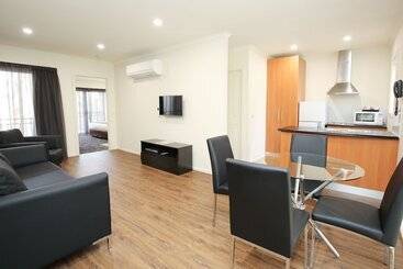Aquarius Apartments And Cabins