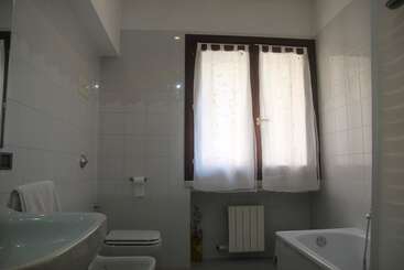 تختخواب و صبحانه Casamore Rooms