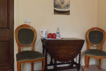 Cedar House B&b