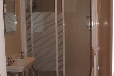 Cedar House B&b