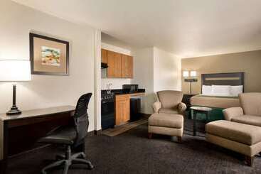 هتل Baymont By Wyndham Glendive