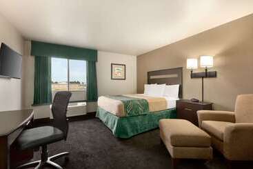 هتل Baymont By Wyndham Glendive