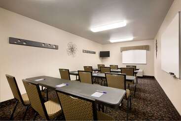 هتل Baymont By Wyndham Glendive