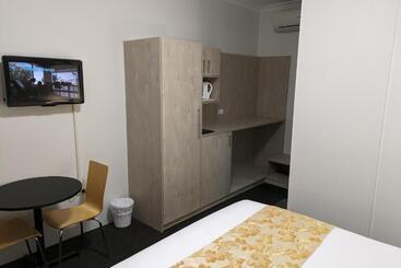 هتل Country Lodge Motor Inn