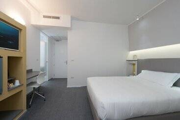هتل Executive Inn Boutique