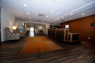 هتل Hampton Inn & Suites By Hilton Truro