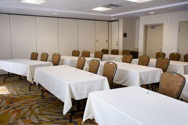 هتل Hampton Inn & Suites By Hilton Truro