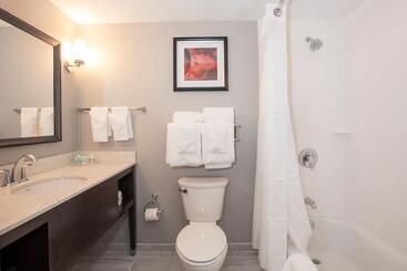 هتل Voco The Clair Cincinnati Downtown, An Ihg