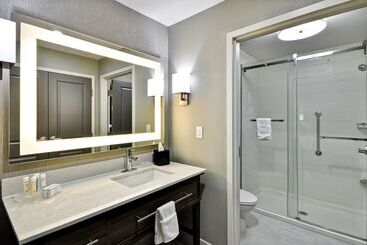 هتل Homewood Suites By Hilton Tyler