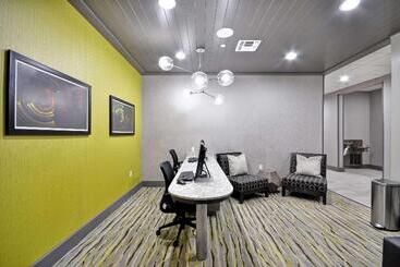 هتل Homewood Suites By Hilton Tyler