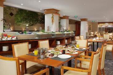 هتل Howard Johnson Tianyuan Resort Jiuzhaigou
