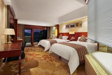 هتل Howard Johnson Tianyuan Resort Jiuzhaigou