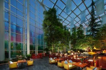 هتل Howard Johnson Tianyuan Resort Jiuzhaigou