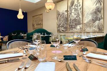 Отель Hôtel Spa Marotte