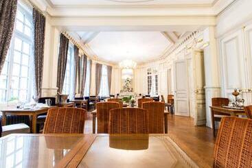 Отель Hôtel Spa Marotte