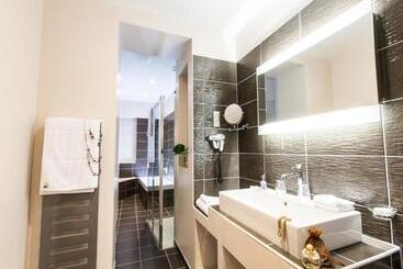 Отель Hôtel Spa Marotte