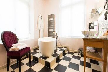 Отель Hôtel Spa Marotte