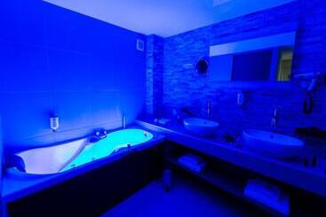Отель Hôtel Spa Marotte
