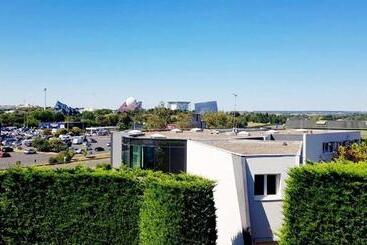 هتل Kyriad Direct Poitiers  Gare Du Futuroscope