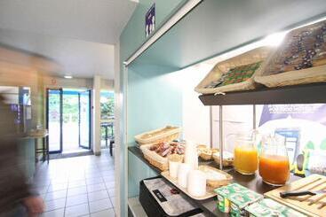 هتل Kyriad Direct Poitiers  Gare Du Futuroscope