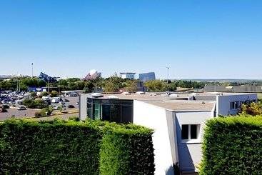 هتل Kyriad Direct Poitiers  Gare Du Futuroscope