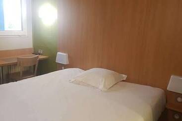 هتل Kyriad Direct Poitiers  Gare Du Futuroscope