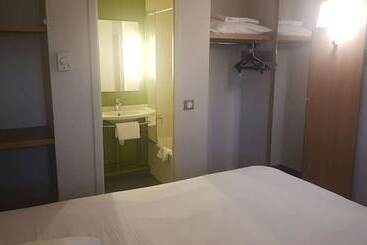 هتل Kyriad Direct Poitiers  Gare Du Futuroscope