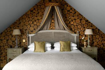 Meikleour Arms Hotel And Restaurant