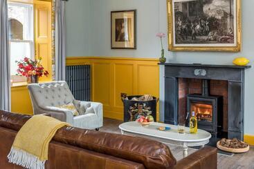 Meikleour Arms Hotel And Restaurant