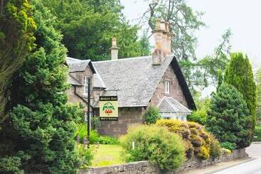 Meikleour Arms Hotel And Restaurant