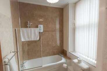هتل The Elm House