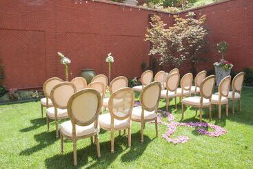 هتل The Ivy