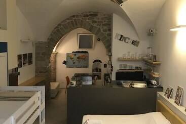 Little Italy Hostel Ex Chiesa S Donato