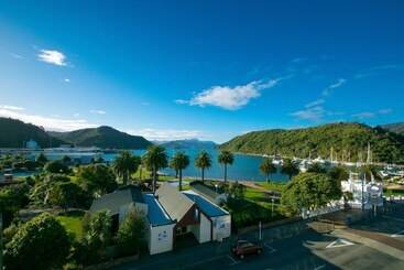 Luxury Waterfront Apartments Picton