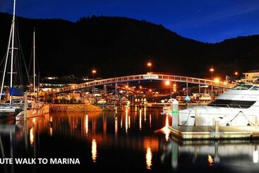 Luxury Waterfront Apartments Picton