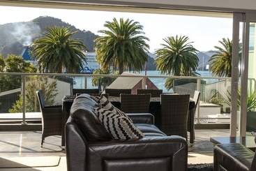 Luxury Waterfront Apartments Picton
