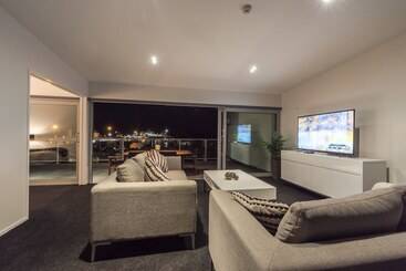 Luxury Waterfront Apartments Picton