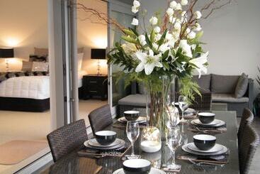Luxury Waterfront Apartments Picton